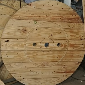 Flange for a wood cable reel